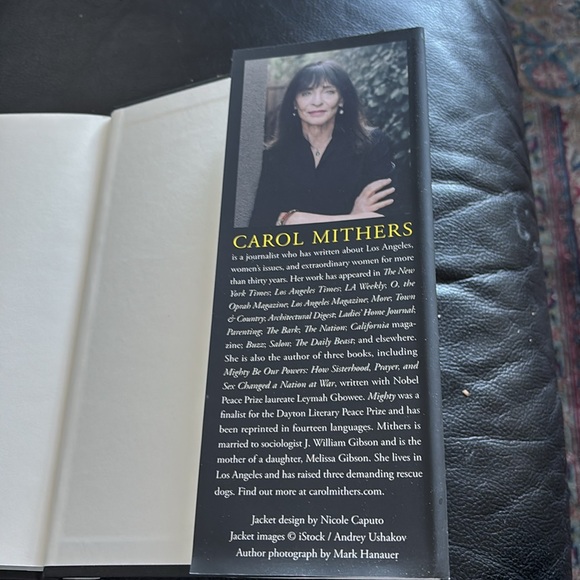 BOOK ABOUT DOGS - Picture 3 of 11